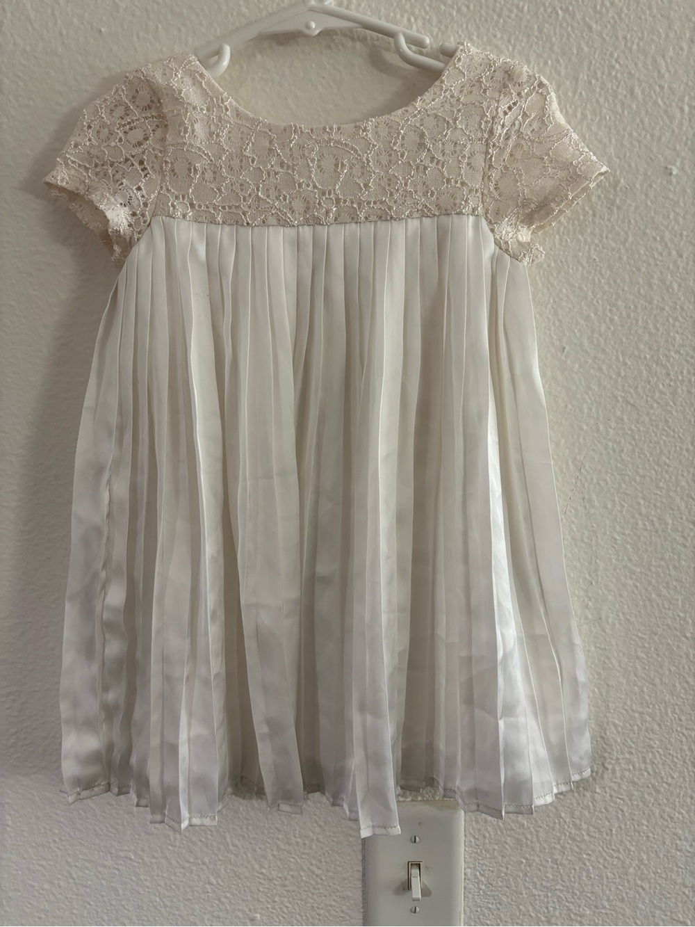Cherokee Girls 2T Ivory Lace Pleated Satin Dress Flower Girl Christening Formal